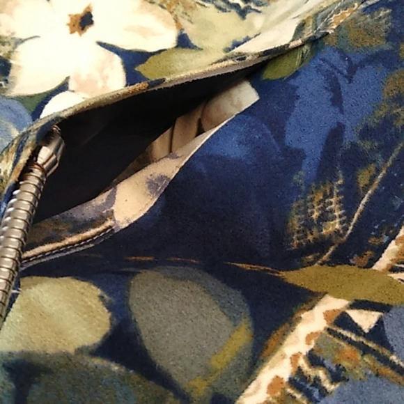 Alfred Dunner Sueded Floral 3/4 Sleeve Open Front Pocketed Jacket - Picture 3 of 10